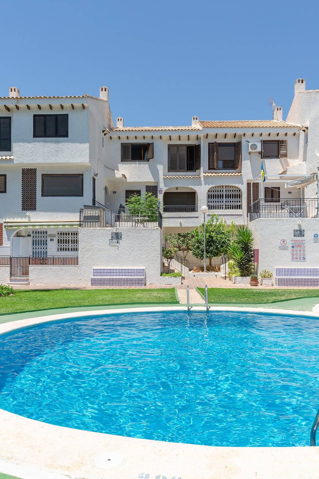 Apartamento entero, Apartamento de vacaciones para 3 personas con jardín in Playa Flamenca, Orihuela
