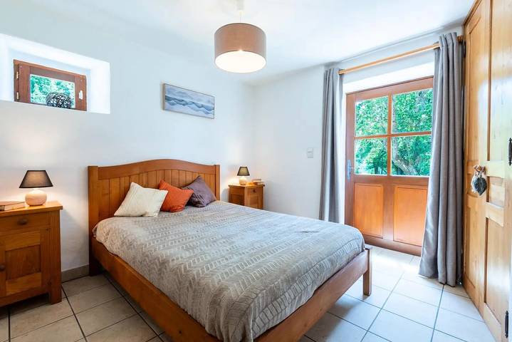 Gîte pour 6 personnes, avec piscine ainsi que jardin et terrasse à Saint-Bauzile - 3