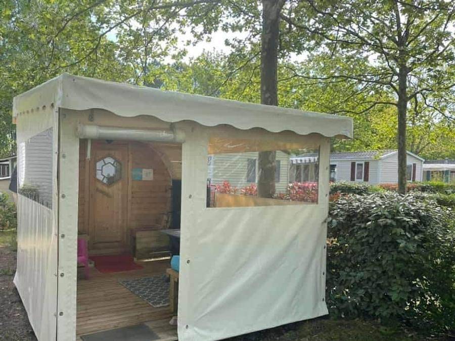 Camping La Forêt Lahitte - Tent 2 persons - Tonneau 2 trèfles 1 bedroom - No sanitary facilities in Parentis-en-Born, Côte d’Argent