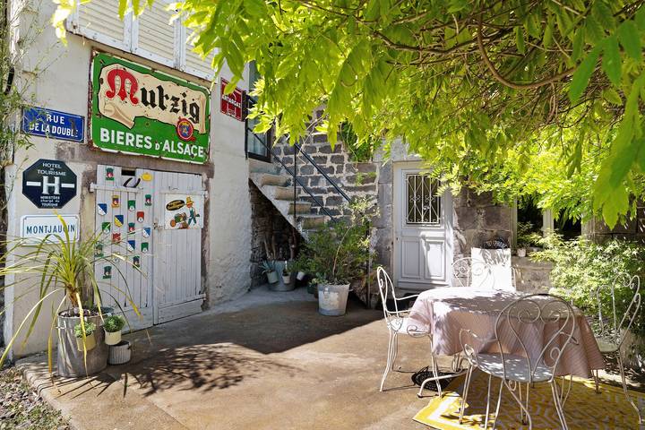 Bed and Breakfast 'Pampa' con terraza compartida, jardín compartido y Wi-Fi in Riom, Puy-de-Dôme