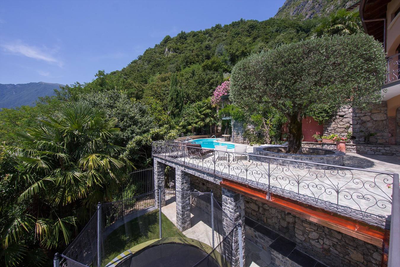 Villa Isola Verde (Main Villa) in Cressogno, Valsolda