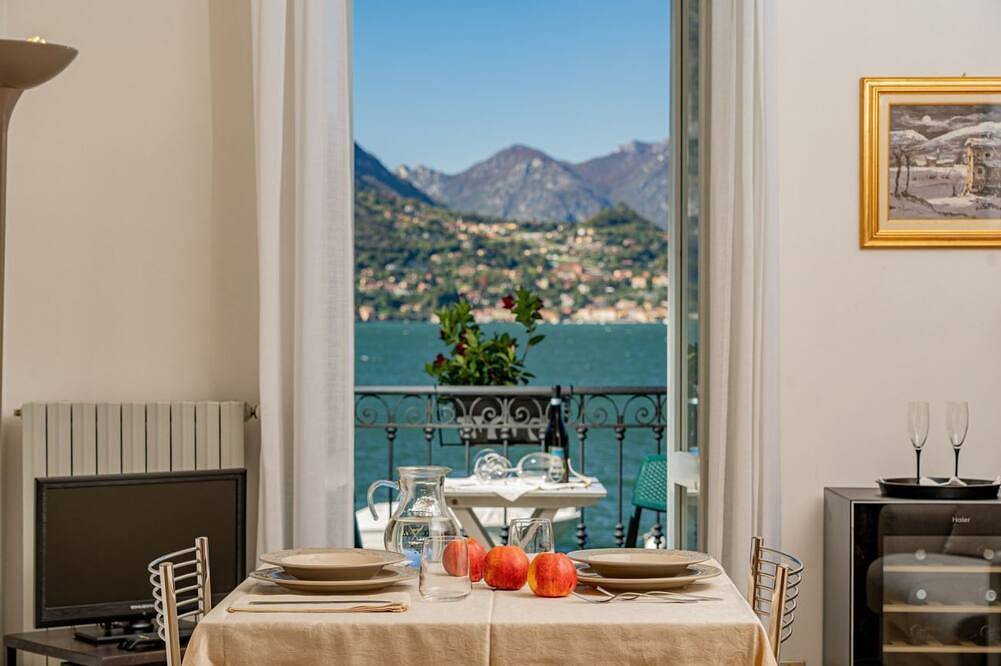 Appartamento intero, Casa Riva on the lakeshore in Varenna, Comune di Varenna