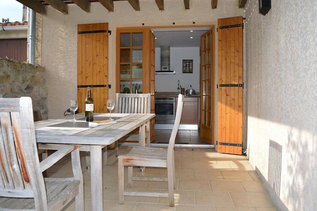 Two-Bedroom House in Saint-Polycarpe, Région de Limoux