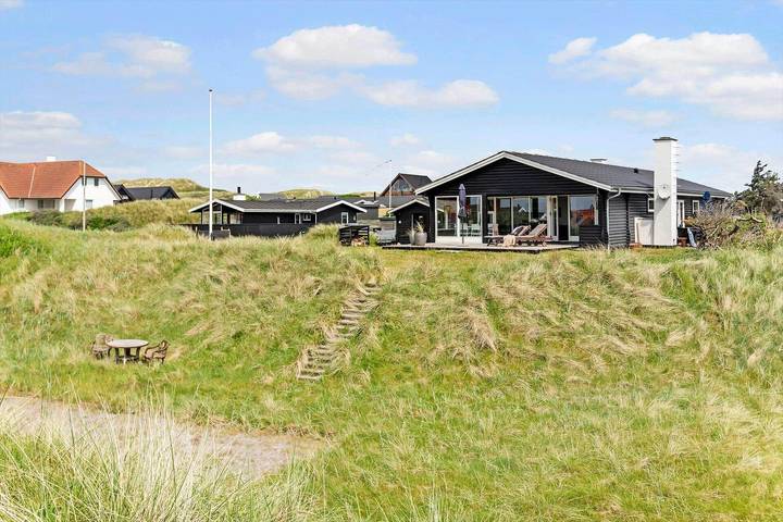 Ferieudlejning for 7 personer, med terrasse, husdyr tilladt i Blokhus