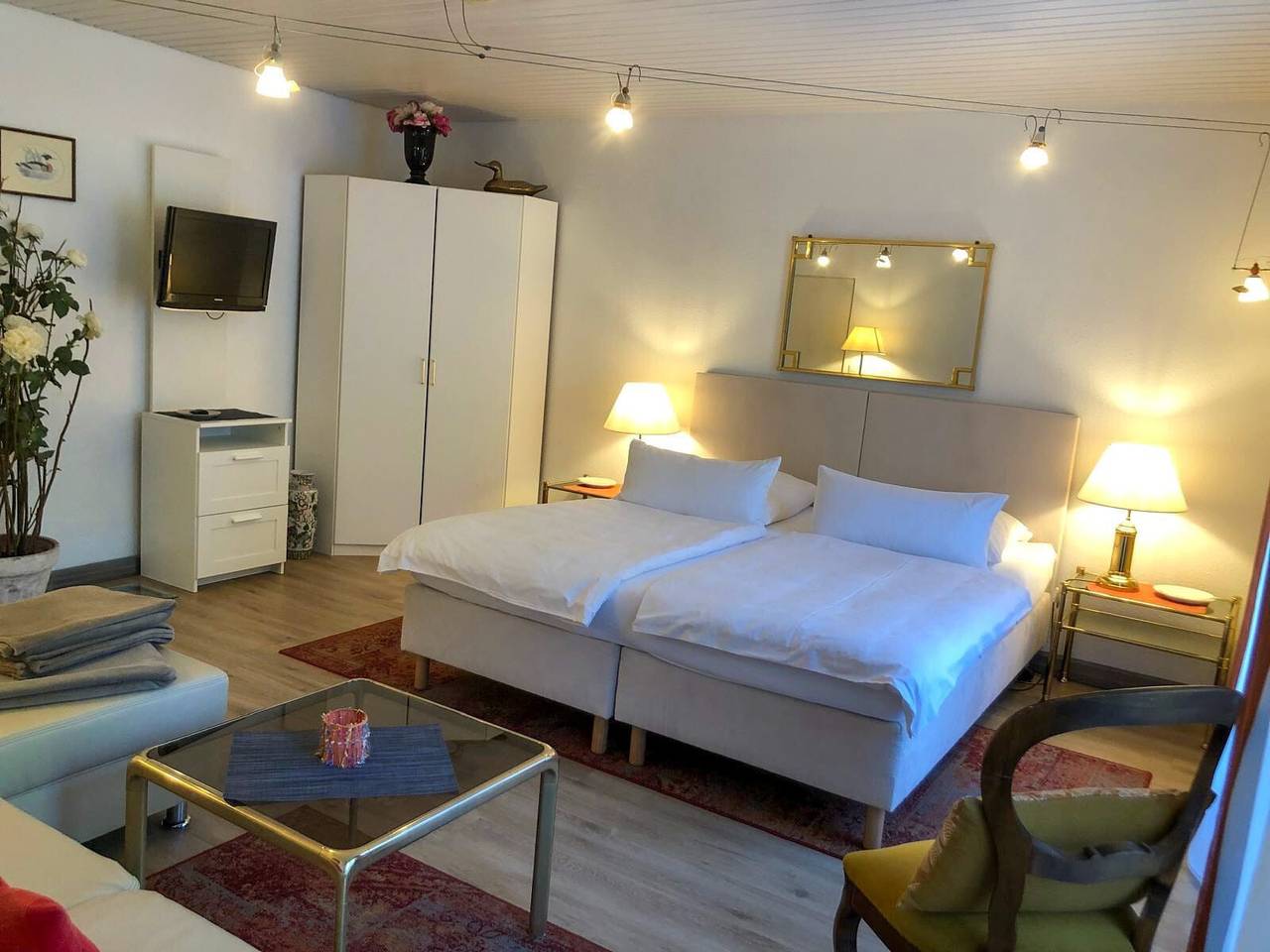 Appartement '1' met privéterras, gedeelde tuin en Wi-Fi, foto 6
