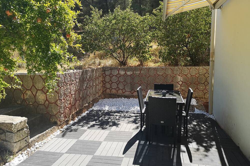 Geheel appartement, Le Grenadier Studio bas de villa in Saint-Mitre-les-Remparts, Istres en omgeving