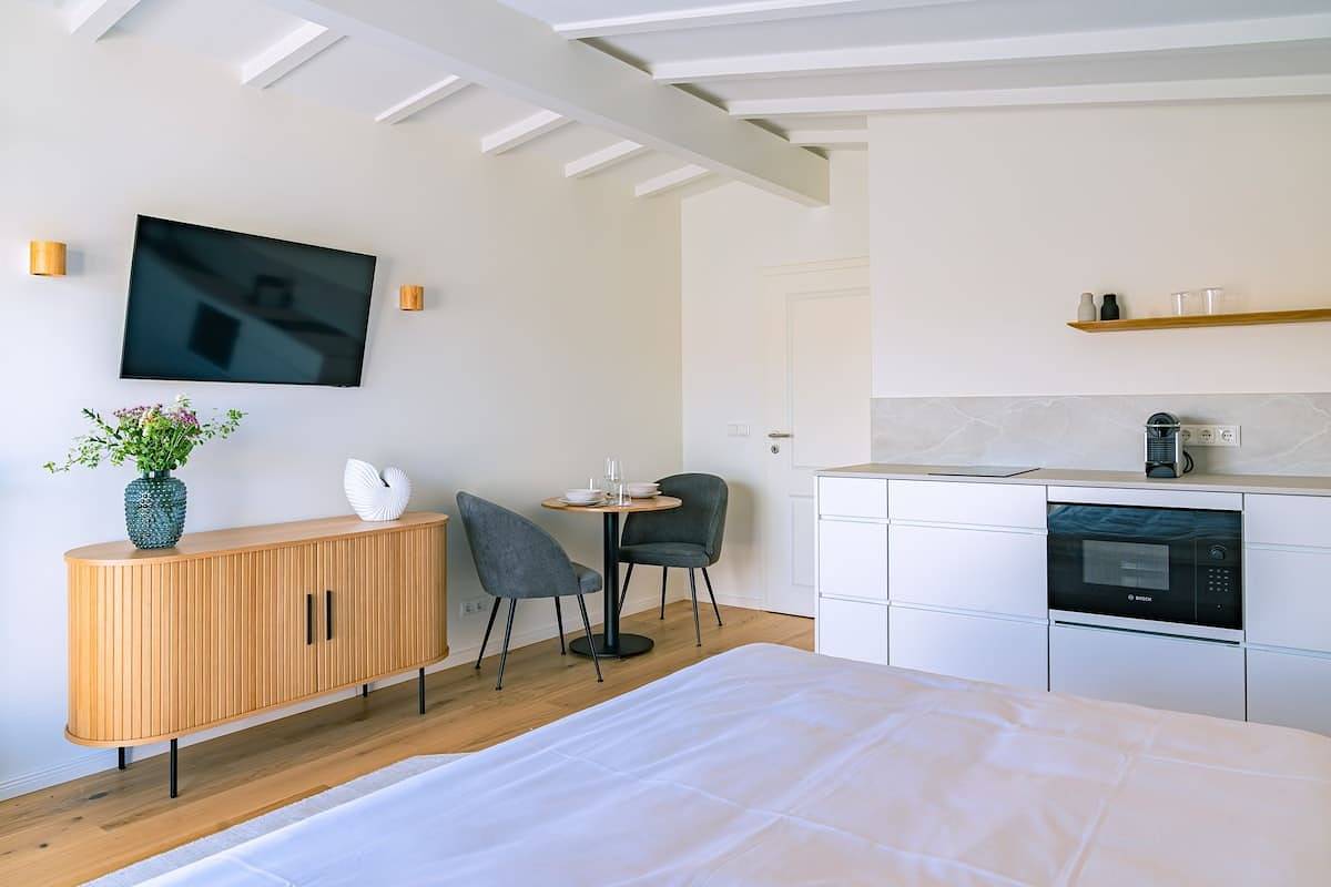 Ganze Wohnung, Ferienwohnung für 2 Personen mit Balkon/Terrasse in Warnemünde Strand, Rostock