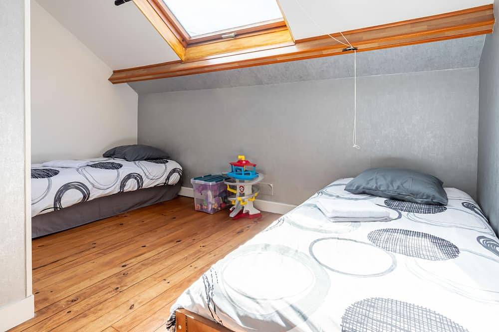 La maison du phare in Ver-sur-Mer, Côte de Nacre