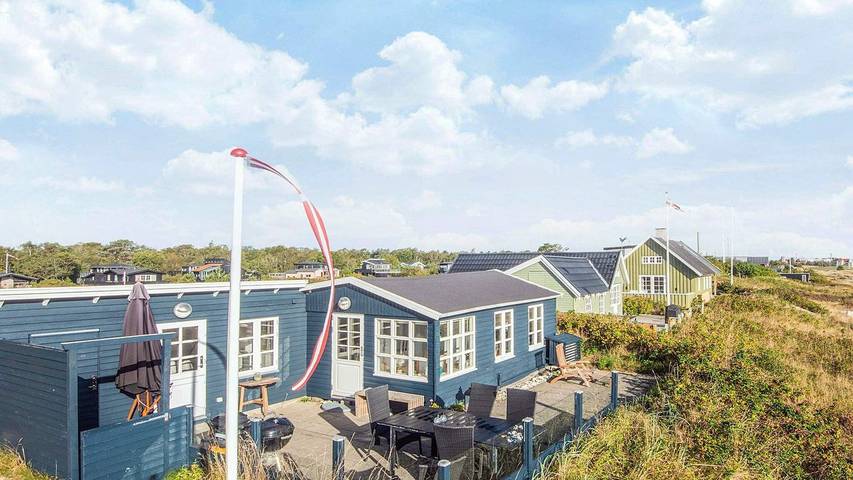 Ferieudlejning for 5 personer, med terrasse i Grenå Strand