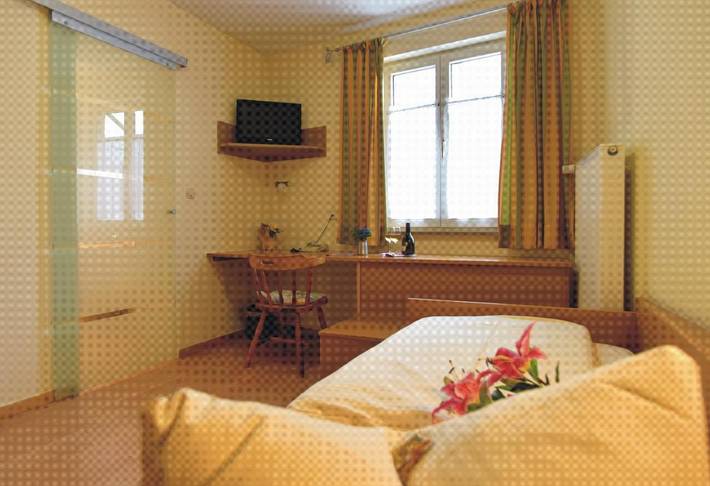 Hotel, mit Terrasse und Sauna sowie Ausblick in Dettelbach - 4