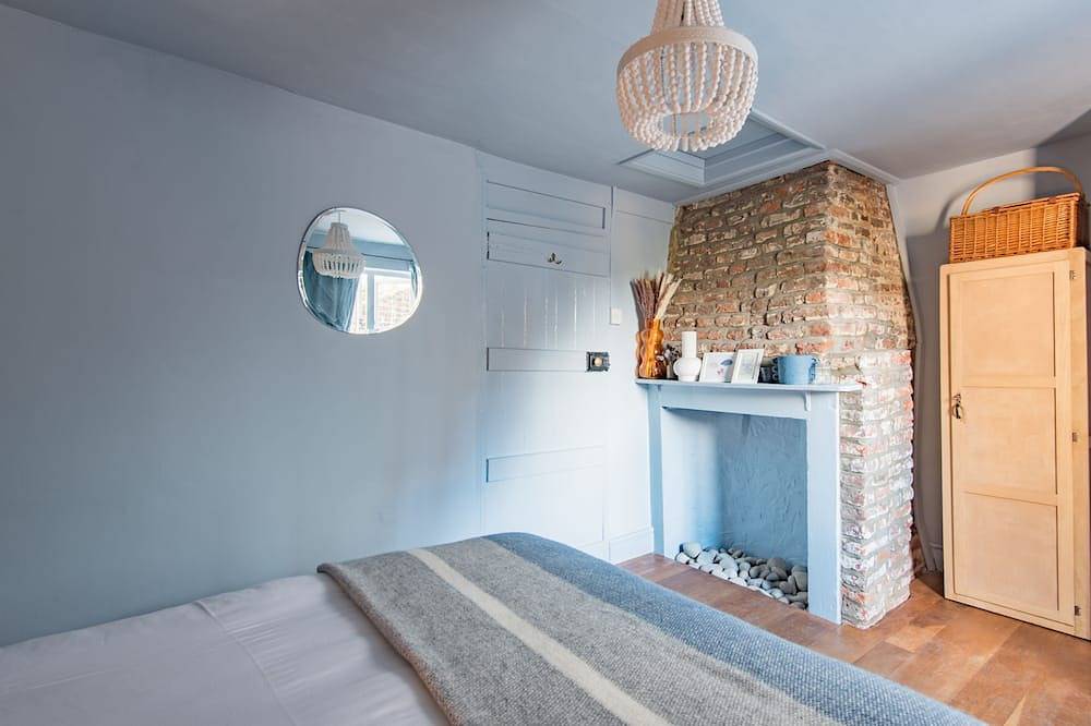 Old Chelsea -  charming cottage in the conservation area of Deal in Deal, Kent