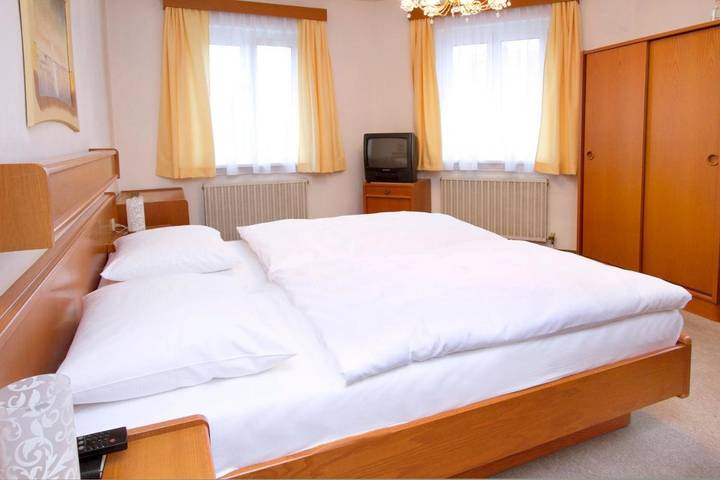 Hôtel pour 2 personnes, animaux acceptés dans Korneubourg - 4