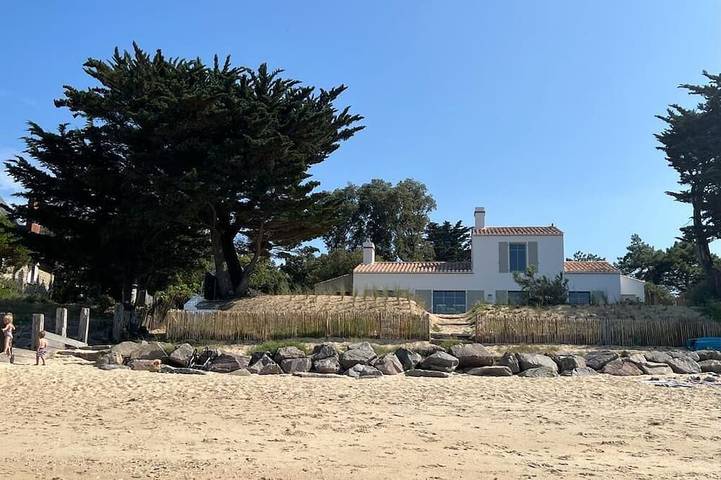 Location de vacances pour 6 personnes, avec terrasse et jardin dans Plage de la Clère
