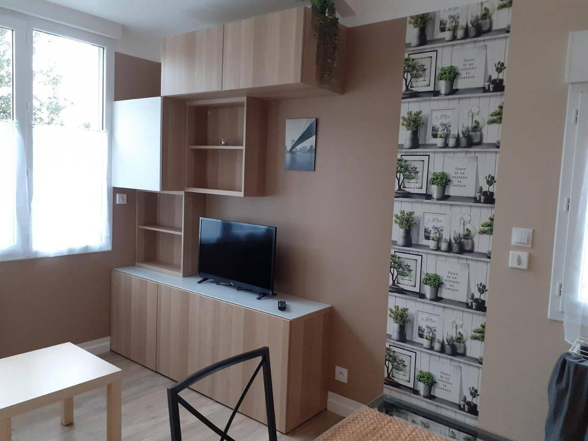 Appartement entier, One-Bedroom Apartment in Saintes, Région de Saintes