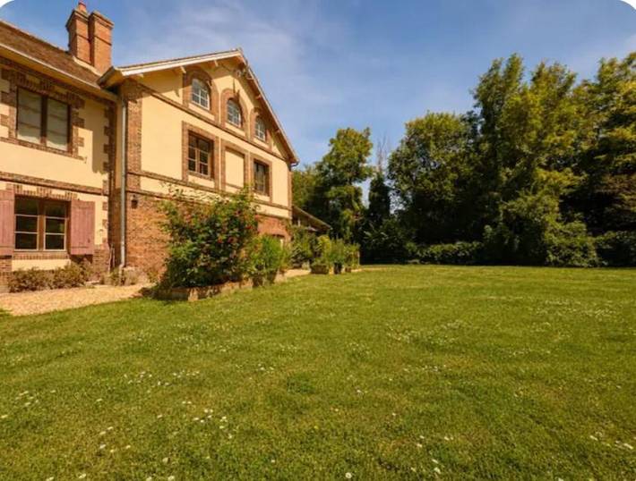 Location de vacances pour 10 personnes, avec vue et jardin à Montigny-sur-Avre