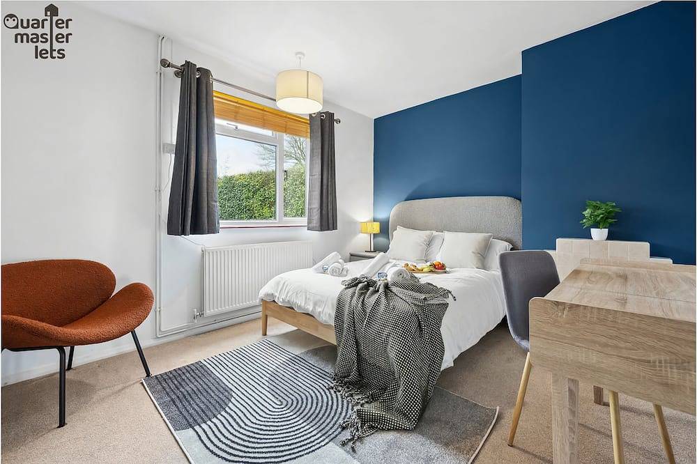 2x Bedroom Bungalow (Sleeps 6x) w. Parking in West Horsley, Guildford