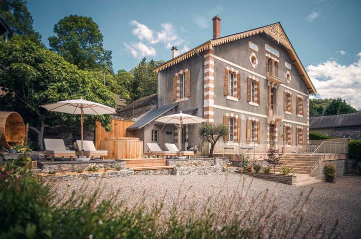 Chalet para 10 personas, con sauna además de jardín y jacuzzi, Familias con niños - 1