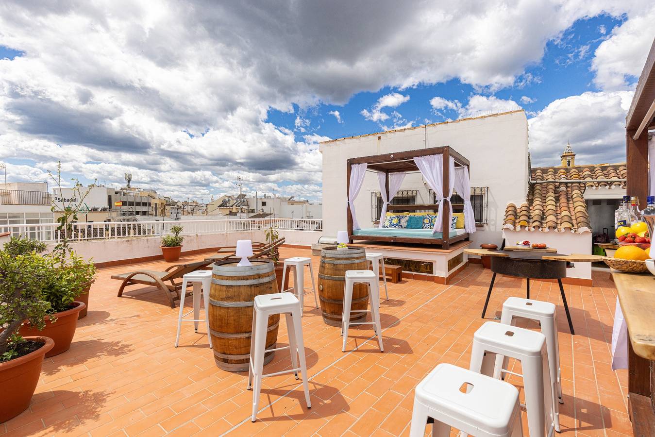 Vacation Home 'La Casa de Manuel' Close to the Beach with terrace in Estepona Old Town, Estepona
