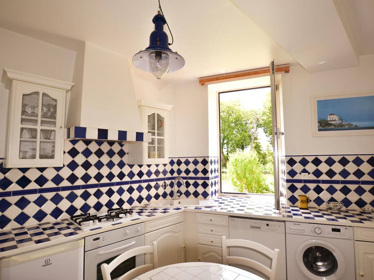 18th-century house by the canal, 3 bedrooms near golf and castles in Tanlay, Avallon region