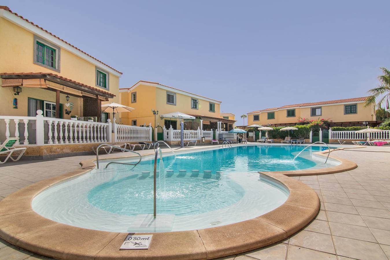 Appartement entier, Appartement de vacances « Bungalow Géminis » avec piscine partagée, Wi-Fi et climatisation in Maspalomas, San Bartolomé de Tirajana