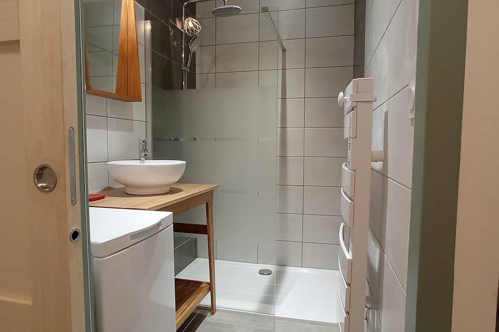 Entire apartment, City center apartment with private terrace. in Alès, Cévennes