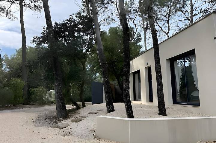 Location de vacances pour 4 personnes, avec jardin et terrasse à Montaud