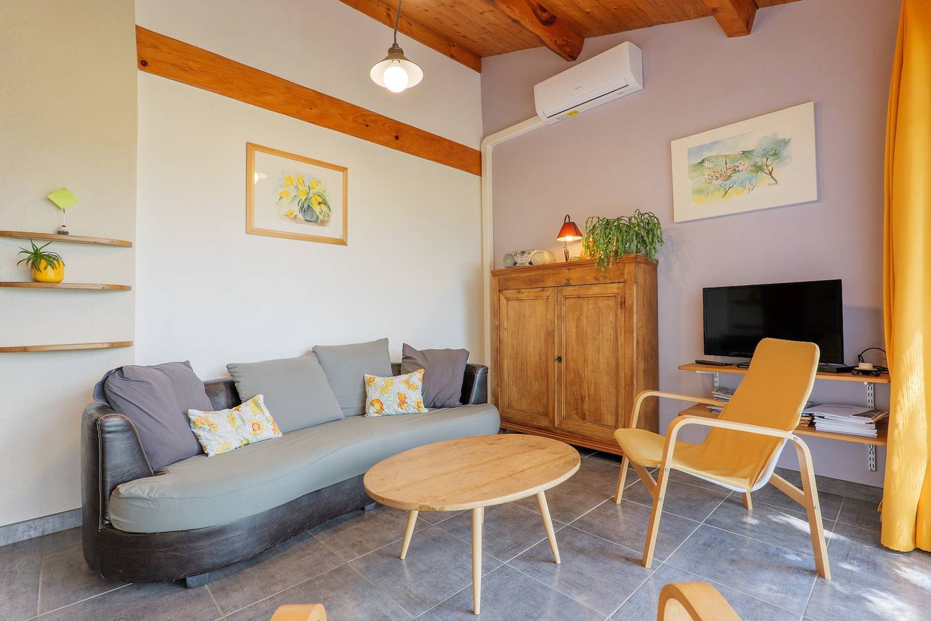 Apartamento entero, Gite du Mouredon con vistas al pueblo y la cueva Chauvet, cerca de Vallon Pont d'Arc in Vallon-Pont-d'Arc, Ardèche