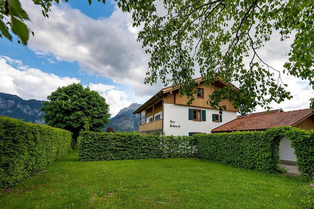 Ganze Wohnung, Birkeneck 1 (Dg), castle view dream holiday apartment in Neuschwanstein, Schwangau