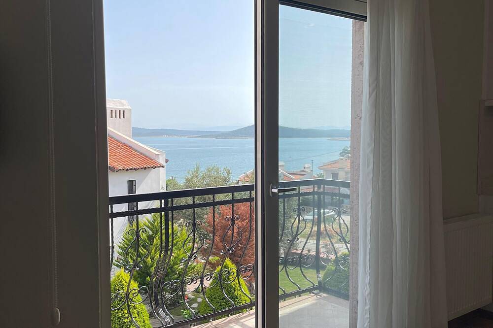 Ganze Wohnung, Charming 1-Bedroom Sea View Apartment with Kitchen on Cunda Island in Ayvalık, Türkische Ägäis