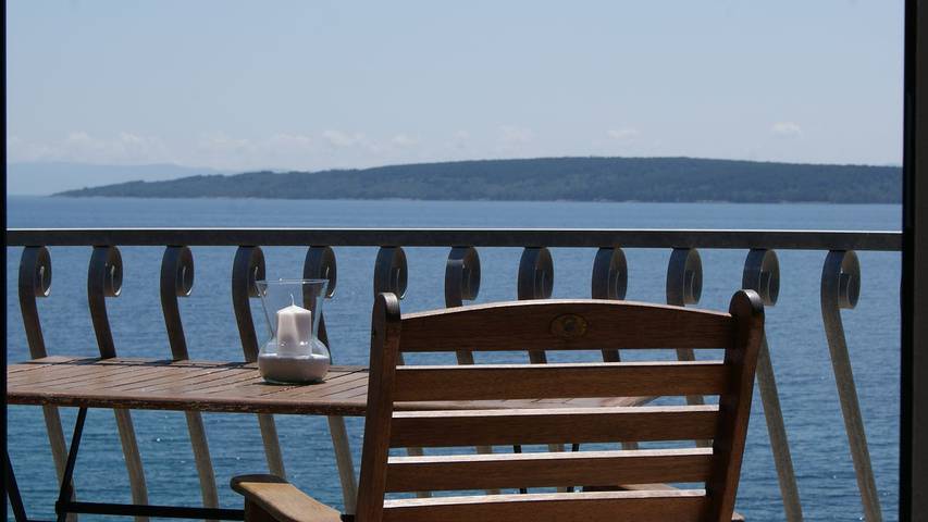 Vacation apartment for 2 people, with terrace and view on Hvar