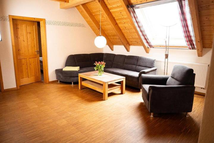 Ferienwohnung für 4 Personen, mit Balkon und Garten in Feuchtwangen - 3