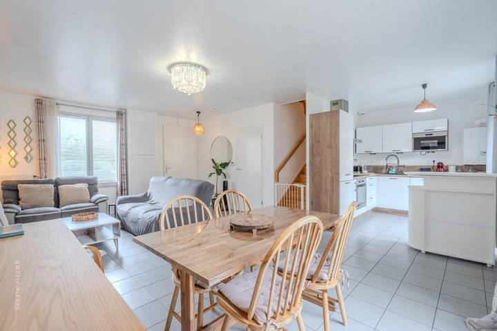 Gîte pour 6 personnes, avec terrasse à Villeneuve-le-Comte - 3