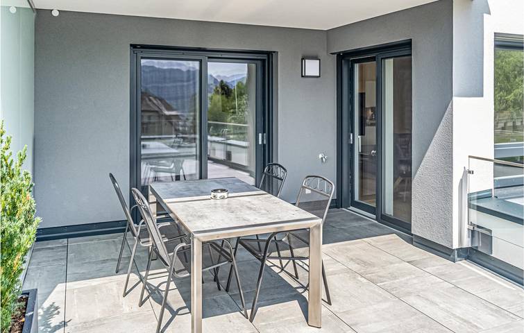 Ganze Ferienwohnung, Gemütlicher Surf- und Ski-Urlaubsort: Modernes Apartment in der Nähe des Gerlitzen Resorts in Treffen am Ossiacher See, Gerlitzen