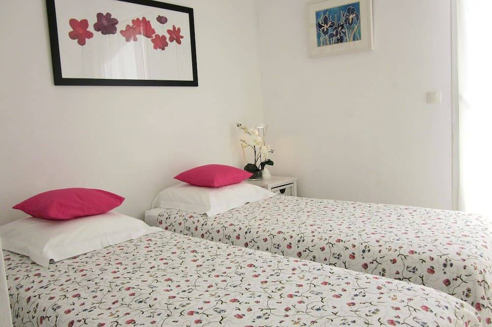 Hel leilighet, Cannes-Beach 5 mins walk-Pool-Parking-Ac-Wifi in Cannes La Bocca, Cannes