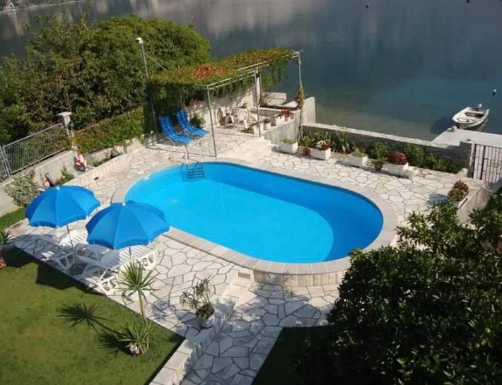 Willa dla 2 osób, z ogród i widok oraz basen w Czarnogóra