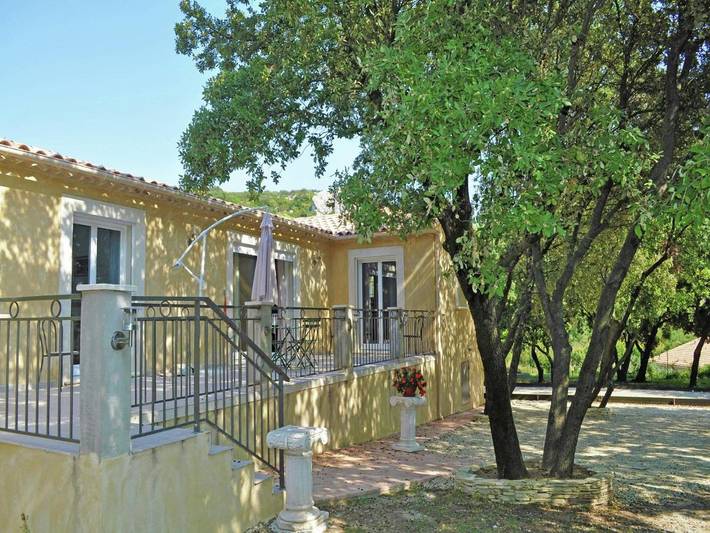 Location de vacances pour 5 personnes, avec Terrasse ainsi que Jardin et Piscine à Lédenon - 2
