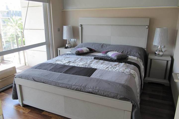 Entire apartment, Barcelona Torre Forum Luxury Apartment With Pool Near The Beach in Port Forum, Sant Adrià de Besòs