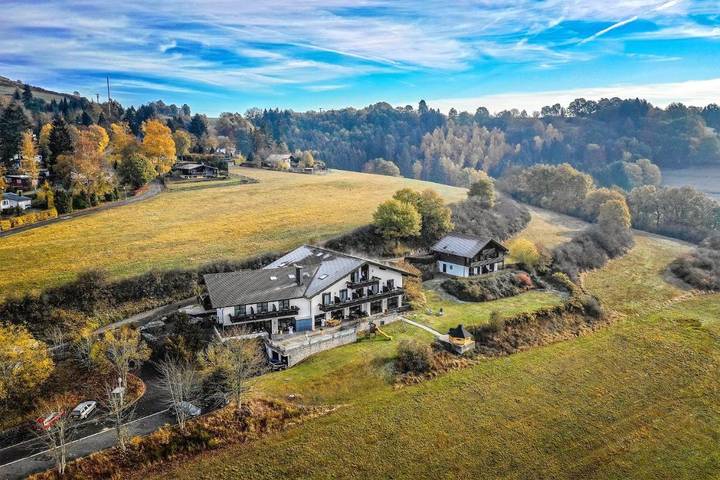 Hotel für 2 Personen, mit Balkon und Terrasse sowie Garten und Sauna in Gerolstein