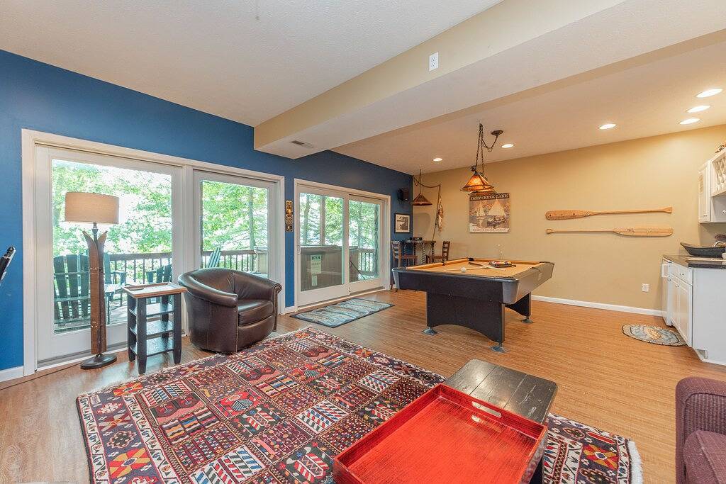 Aah Chalet - 5 Schlafzimmer Haus am Seeufer im zentralen Deep Creek Lake in Deep Creek Lake