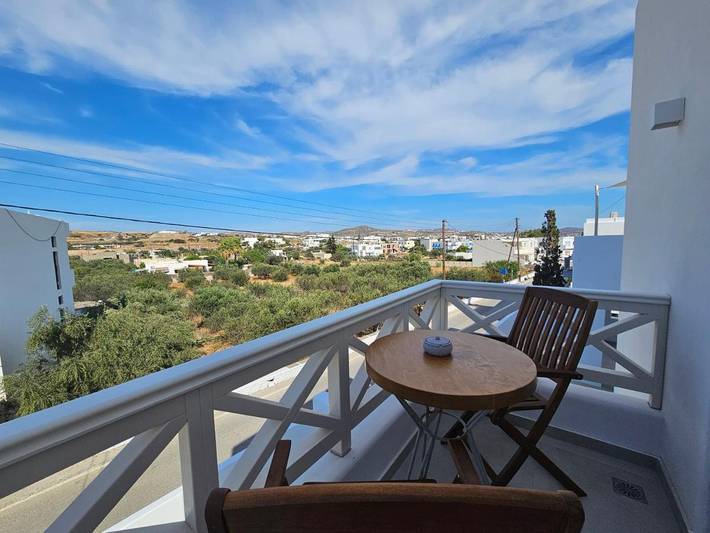Gîte pour 6 personnes, avec vue et balcon dans Adamas - 4