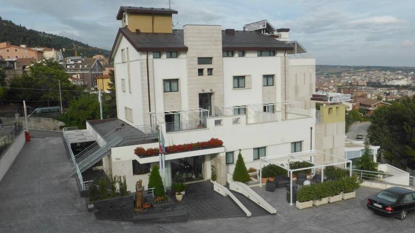 Hôtel pour 2 personnes, avec vue et jardin à San Giovanni Rotondo - 4