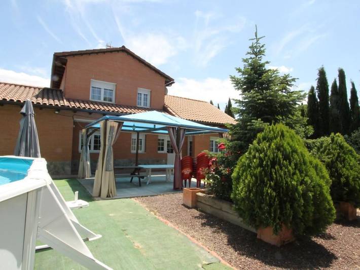 Chalet para 16 personas, con jardín además de terraza y piscina en Castilla-La Mancha - 4