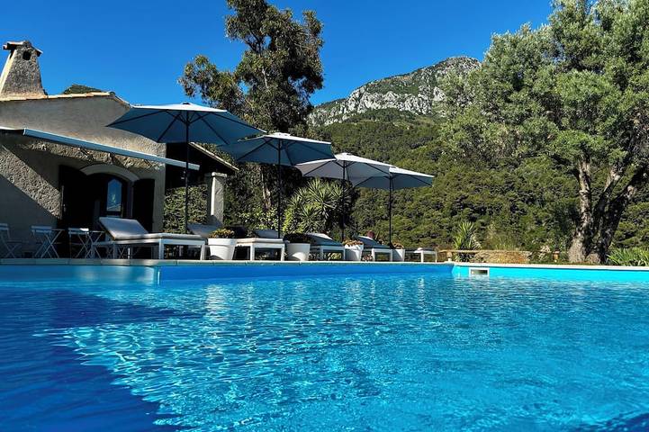 Villa für 7 Personen, mit Balkon und Whirlpool sowie Garten