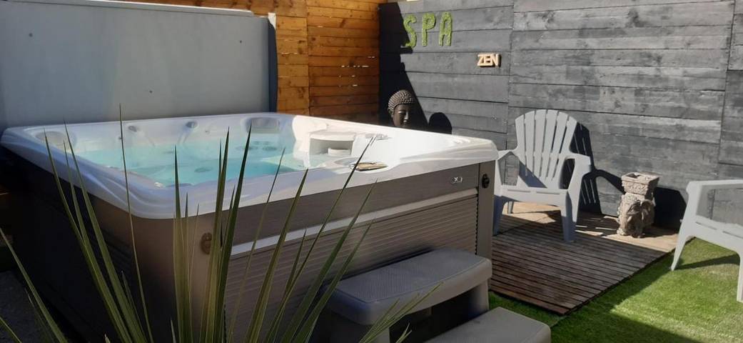 Chambre d’hôte pour 2 personnes, avec Terrasse ainsi que Jacuzzi et Jardin à Saint-Jean-de-Monts