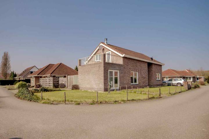 Ferienhaus für 8 Personen, mit Garten und Balkon