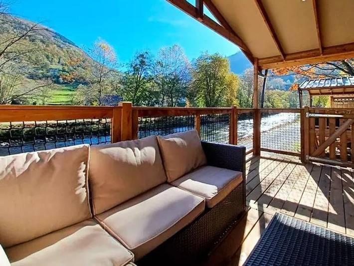 Camping Des Gaves - Tente en toile et en bois 5 personnes - Lodge Confort 3 Pièces 5 Personnes + Tv in Laruns, Béarn