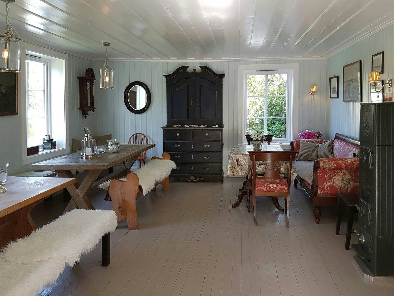 Unverbautes Ferienhaus mit Strand, Steg und Garten in Hurum