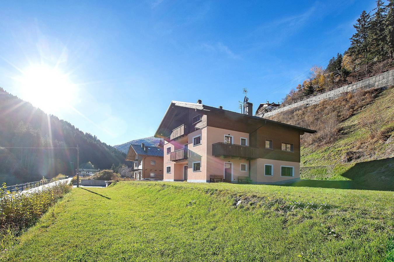 Ganze Wohnung, Apartment '4' mit Bergblick, Gemeinschaftsgarten und Wlan in Isolaccia, Valdidentro