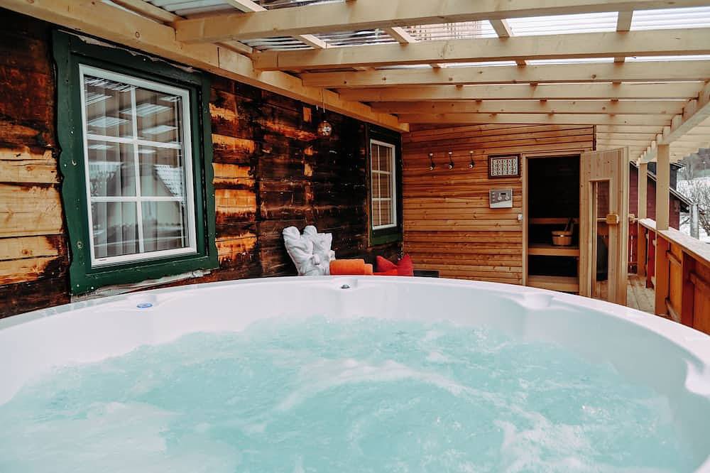 Deluxe Family Suite 2 rooms 4 beds in Zederhaus, Ski Amadé