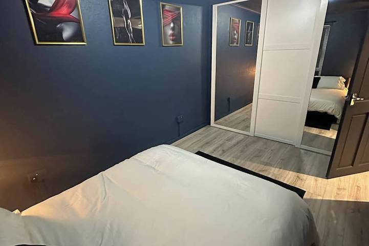 Un espace de jeu discret et élégant pour les couples in Crawley, Sussex de l'Ouest